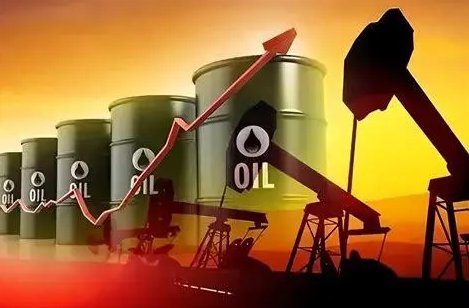 ราคาน้ำมัน, OPEC+, ตลาดน้ำมัน, ภูมิรัฐศาสตร์, การเกินอุปทาน, สถานการณ์ในตะวันออกกลาง, การประชุม OPEC, เศรษฐกิจมหภาค, ราคาน้ำมันดิบ